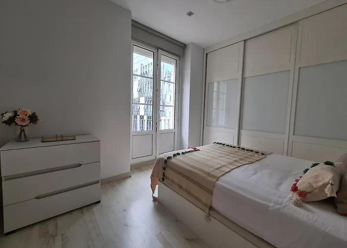 Dos Torres Arte En Balcones - Calle Alfonso I Apartman